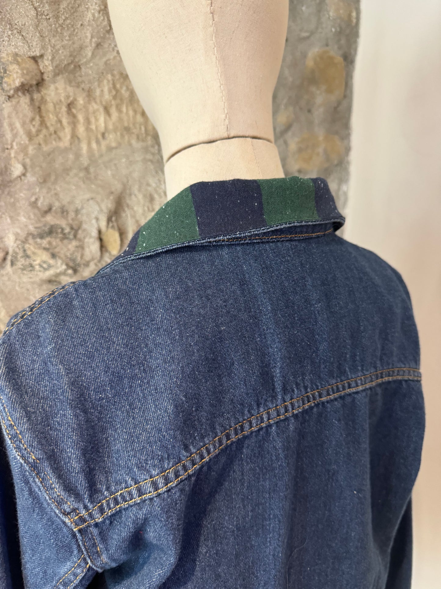 Veste en jeans customisée